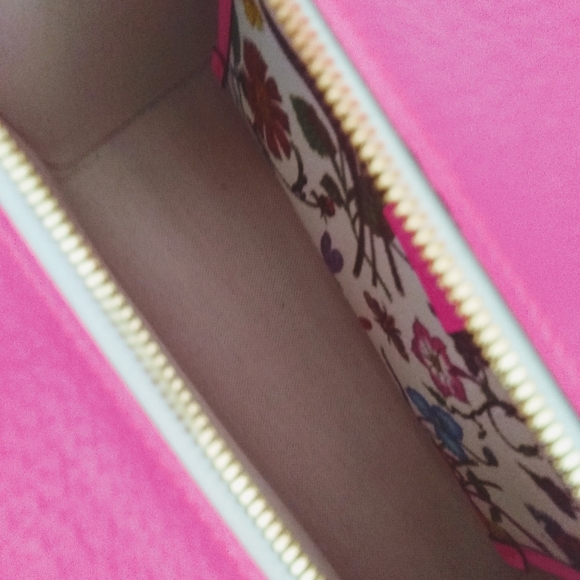 Gucci Authentic Flora Crossbody/Tote #550141 - Picture 10 of 10